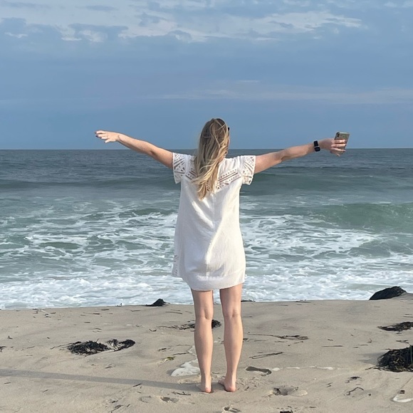 Meet your posher, Mel - Picture 1 of 3